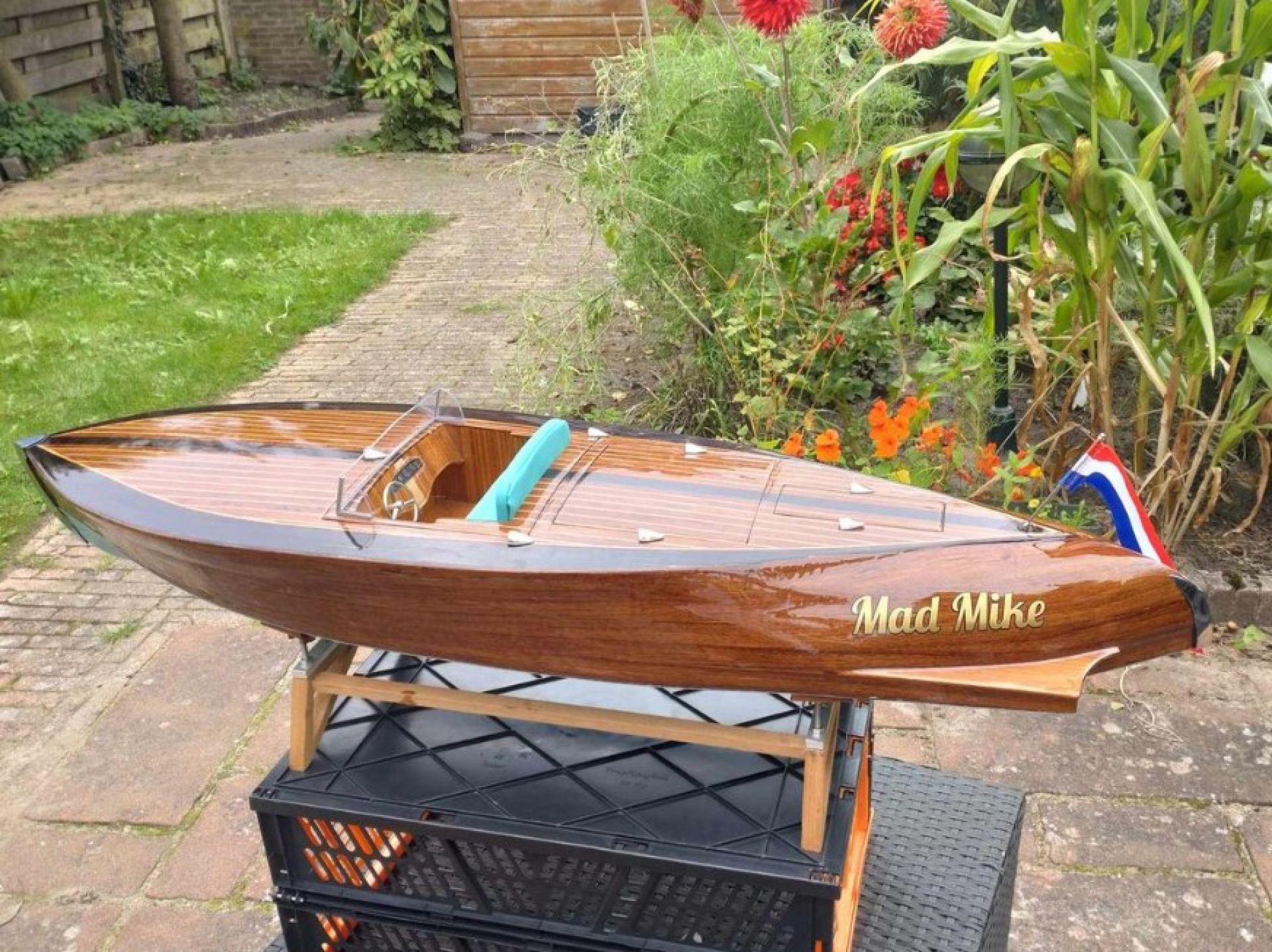 Modellboot aus Epoxidharz und Glasgewebe Kundenprojekte