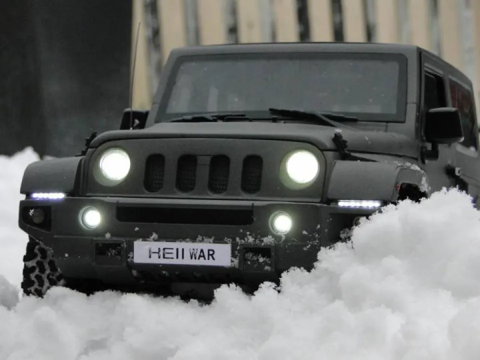 Herman Nijhof: Landrover Defender Kahn-Editionen im Schnee