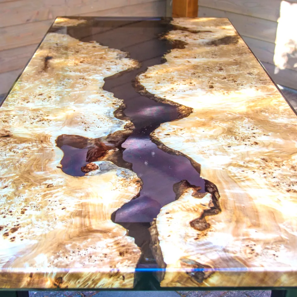 Epoxidharz-Tisch aus Pappelholz und Gießharz